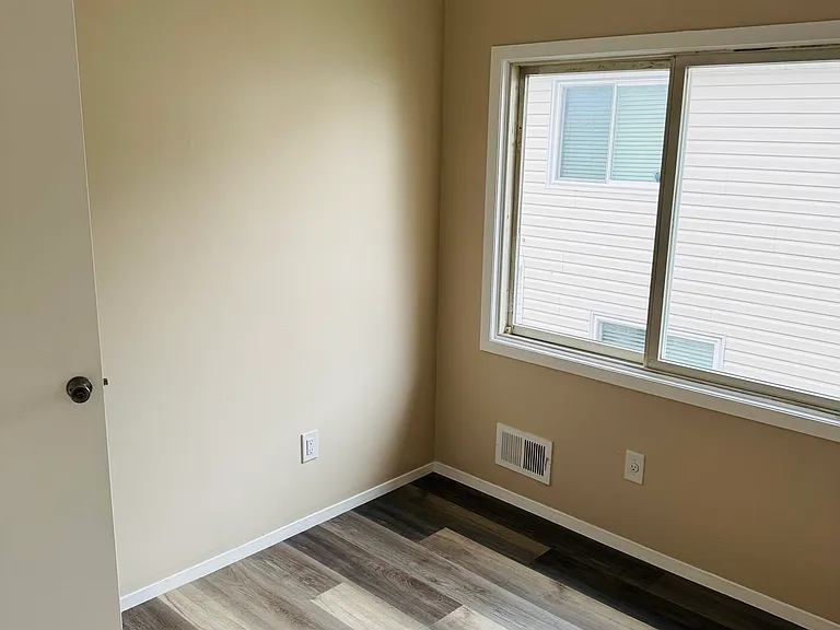263 Lockman Ave — Photo 11