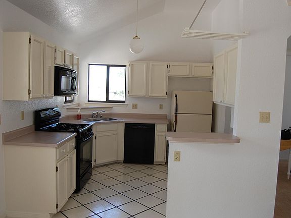 2nd image of 1021 Desierto Seco Dr #1