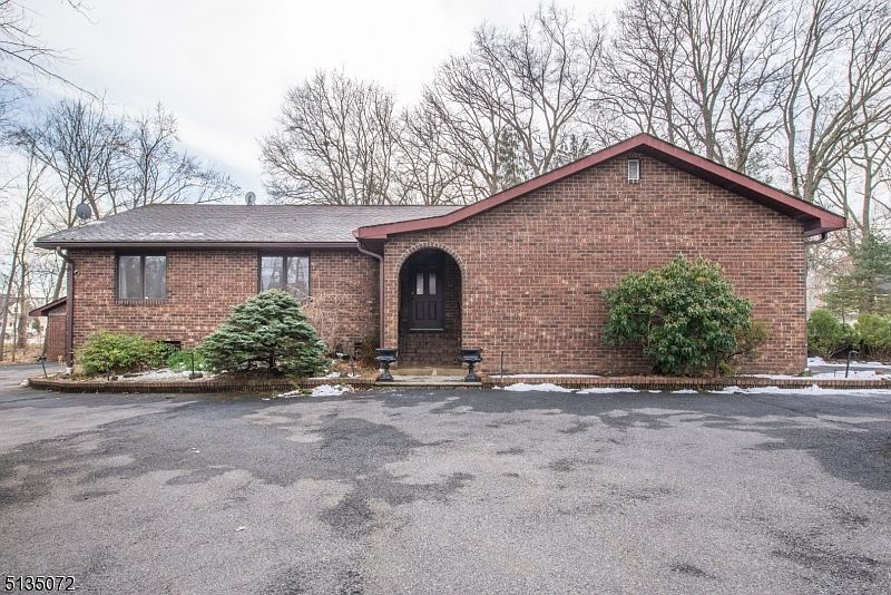 260 Bee Meadow Pkwy, Whippany, NJ 07981 Zillow