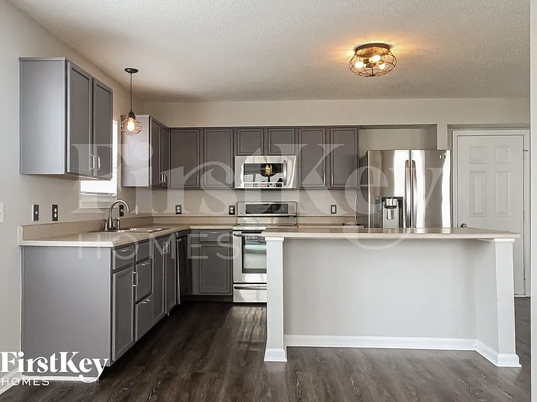 8114 Grove Berry Dr — Photo 5