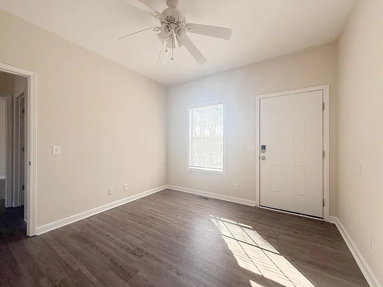 1780 N Dixie Ave — Photo 24