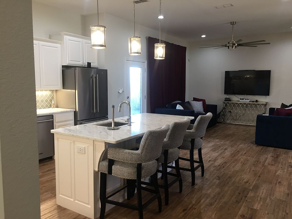 1st image of 4417 Vista Del Sol