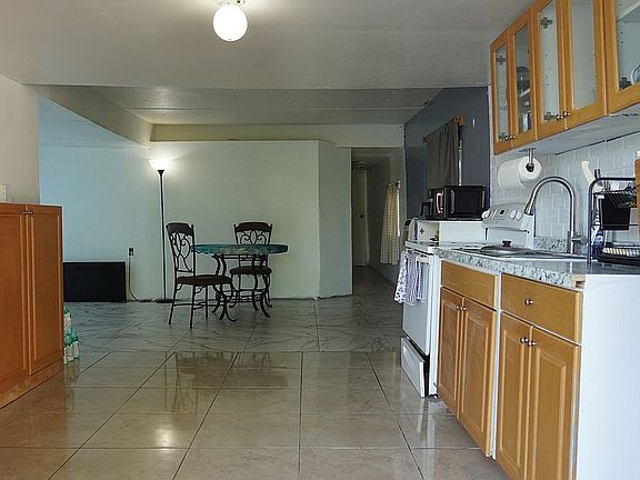 5th image of 41 Peyton Pl