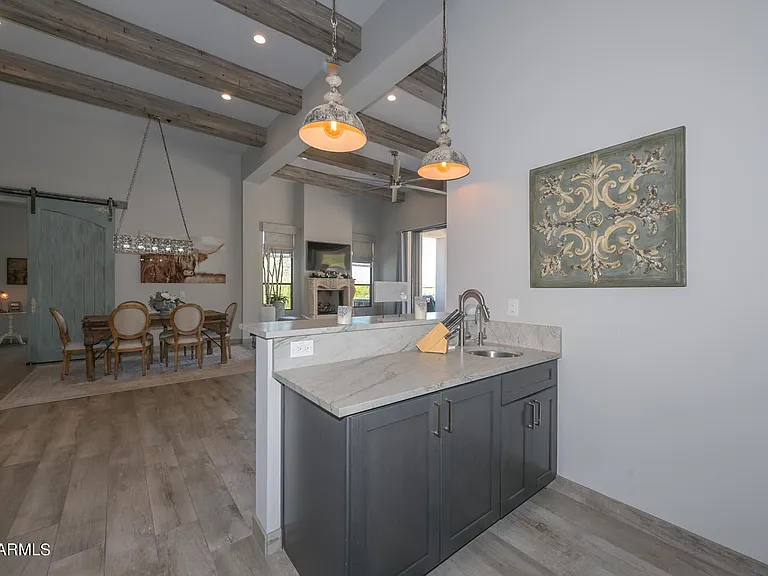 5861 E Cloud Rd — Photo 19