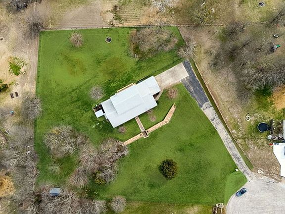 3rd image of 108 S Remuda Ct