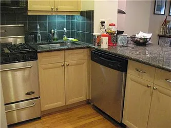 Rented by R New York