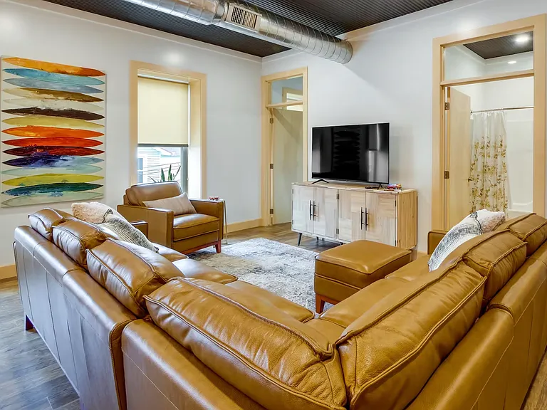 16 S Washington St #1 — Photo 5