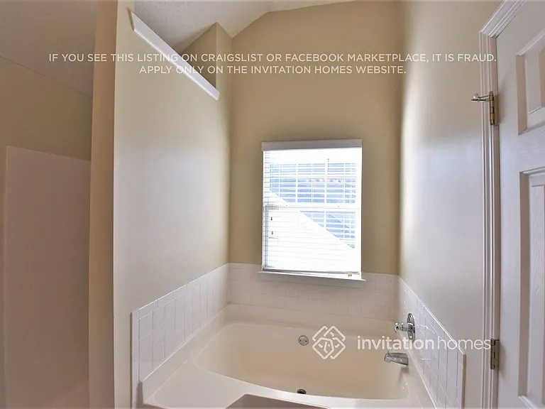 3563 Creekview Dr — Photo 11