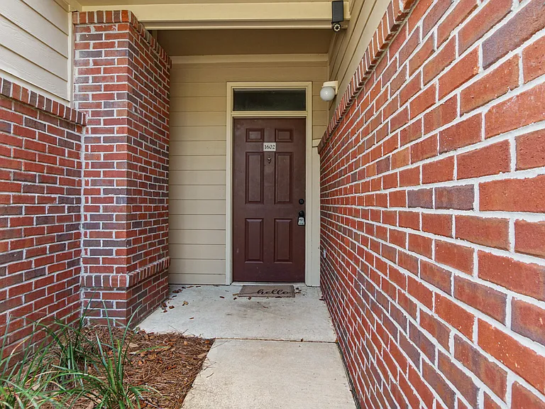 1602 Baldwin Rowe Cir #1602 — Photo 2