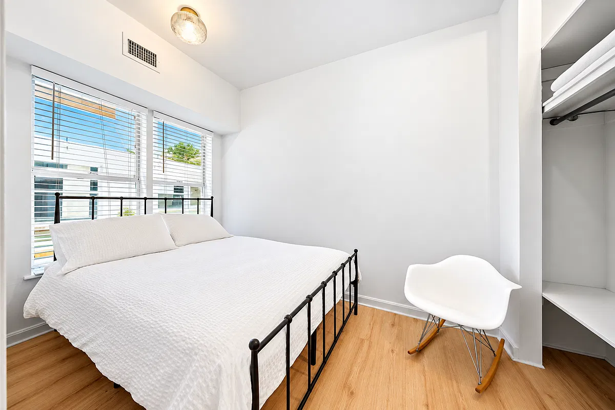 2 bed, 1.0 bath, 700 sqft, $2,500 — Photo 2