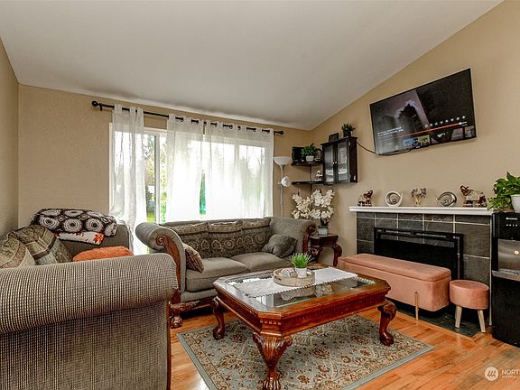 3rd image of 3816 S 184th Street