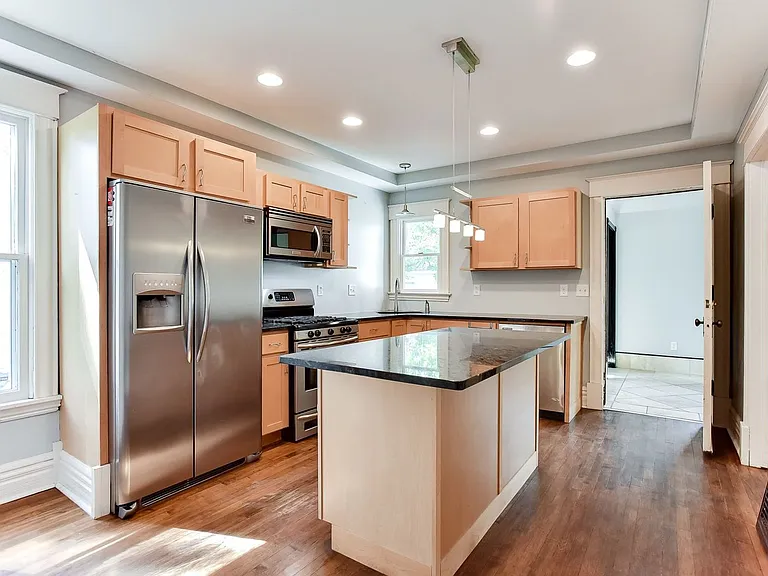 775 Jessamine Ave E — Photo 18