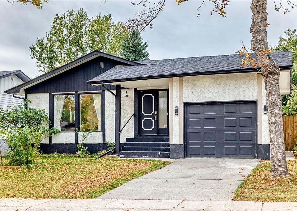 1st image of 135 E Whiteview Close NE