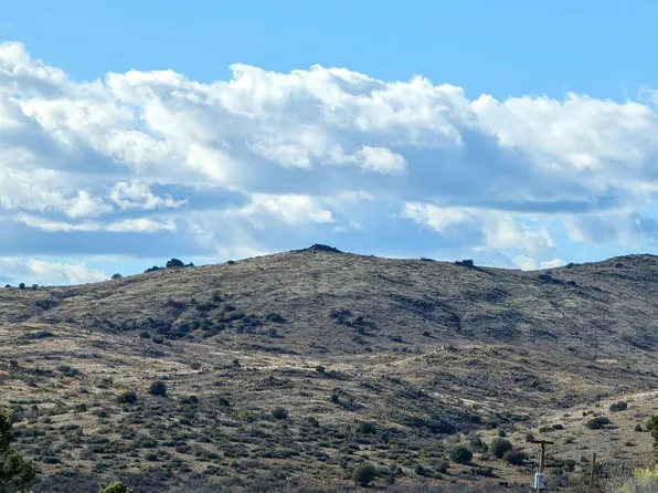20457 E Deer Valley Ln, Mayer, AZ 86333