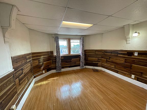 5th image of 74 Glenwood St #1