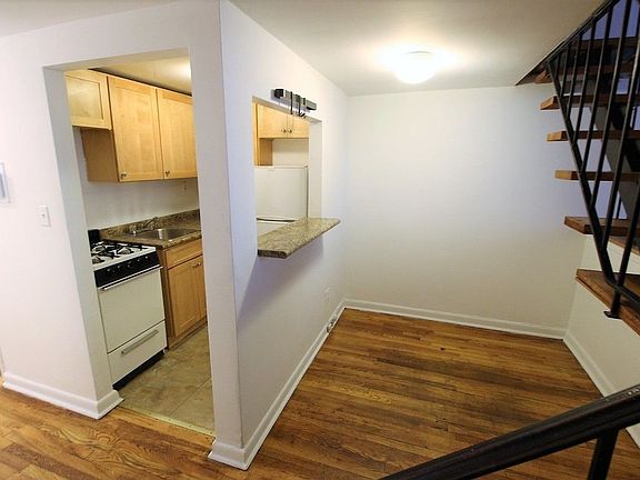 5th image of 65 E 11th St APT 2C
