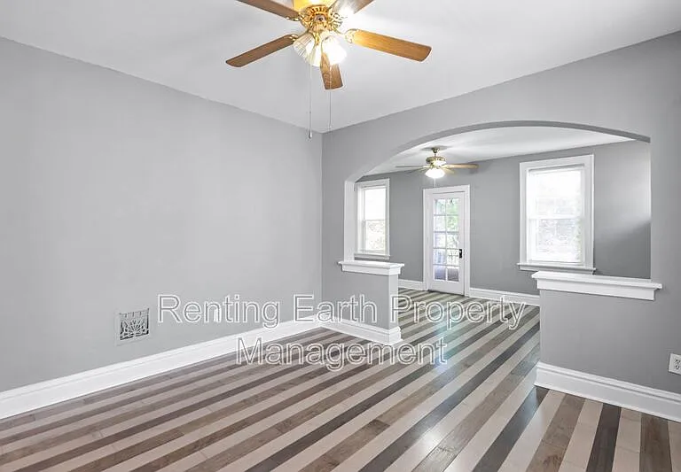 3868 Meramec St #2F — Photo 2