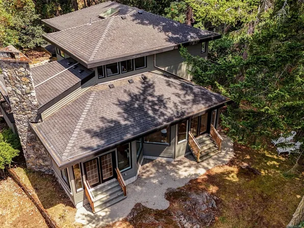2745 Green Vale Ave, Saanich, BC V8N 1S3
