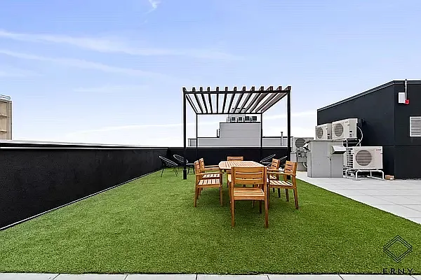 Rented by ERNY LLC | media 10