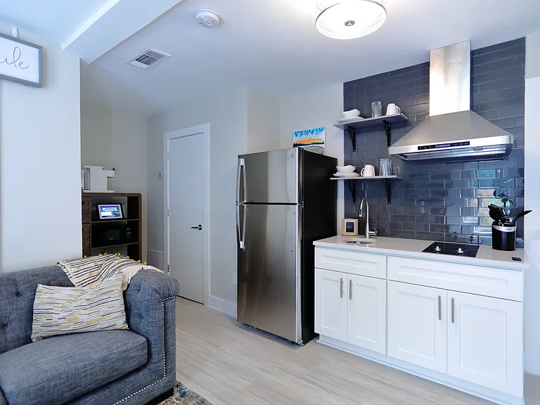 406 E Side Ave SE — Photo 18
