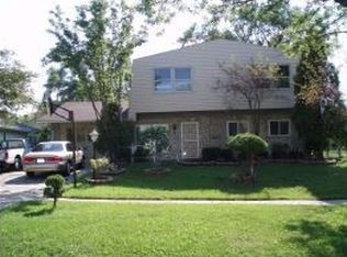 1710 Highland Blvd, Hoffman Estates, IL 60169
