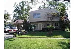 1710 Highland Blvd photo 1