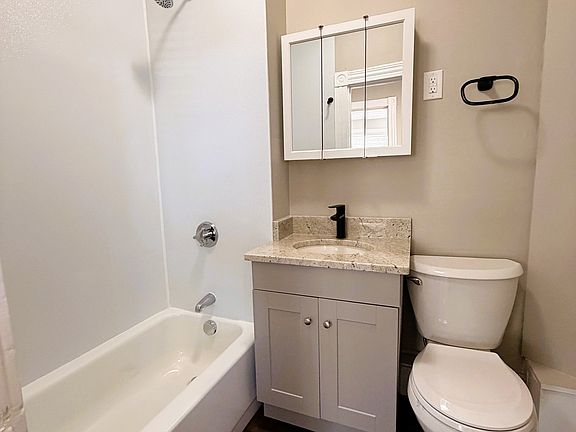 5th image of 528 Privilege St #3F