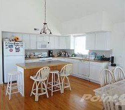 OPEN & AIRY KITCHEN