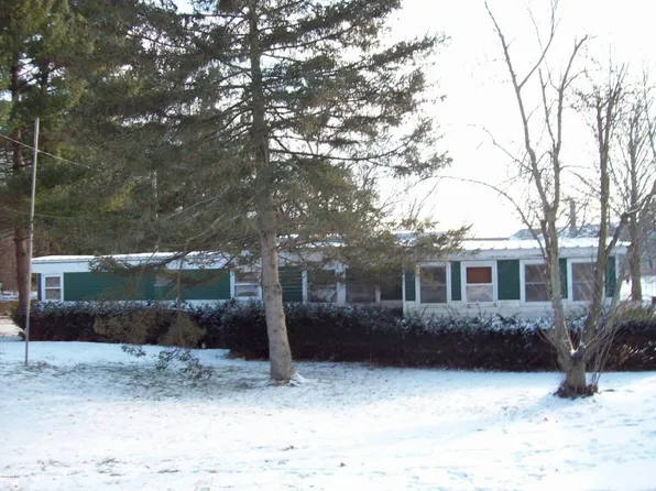 208 E Fenton St, Union City, MI 49094