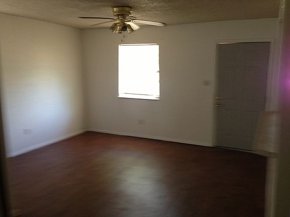 2nd image of 3027 N Elm St