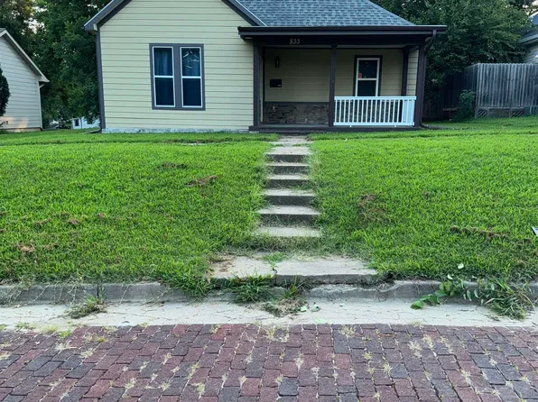 833 Ohio Ave, Holton, KS 66436