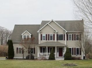 9 Quarry Ridge Rd, Sandy Hook, CT 06482