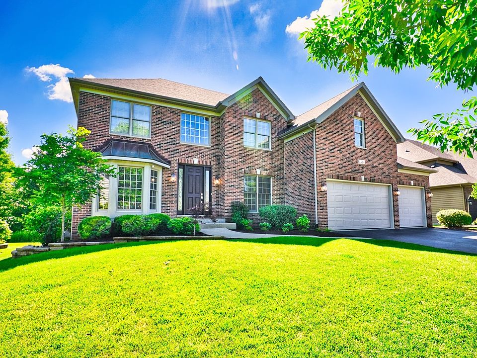 1st image of 3416 Goldfinch Dr