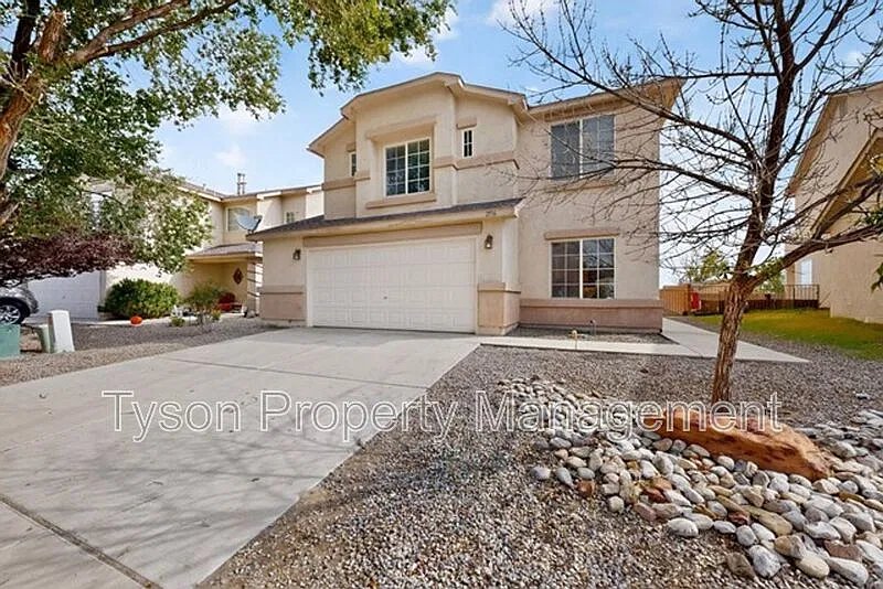 3 bed, 2.5 bath, 2276 sqft, $2,295 — Photo 2