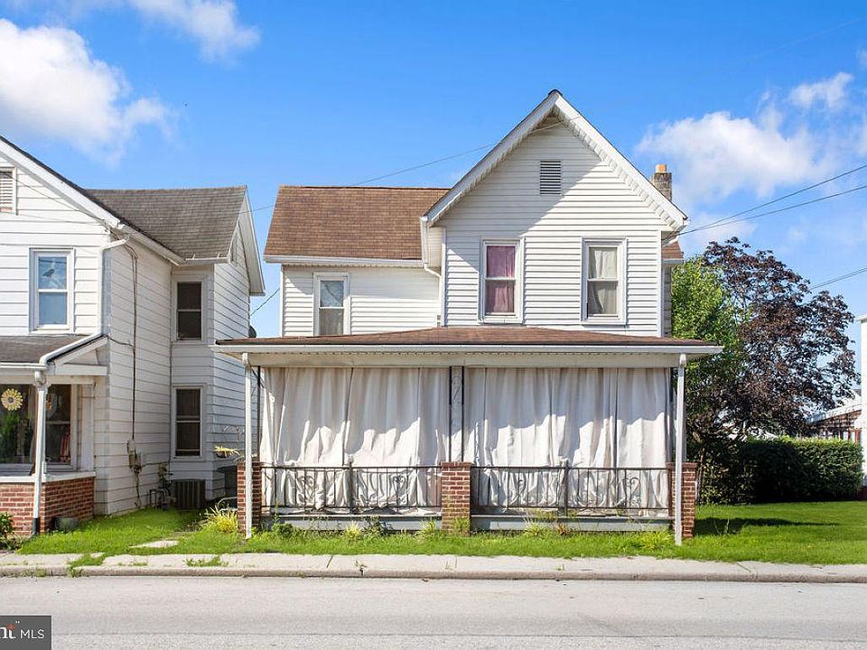 1st image of 636 3rd St