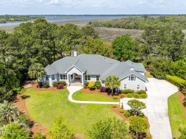 1454 Gleasons Landing Dr, Saint Helena Island, SC 29920