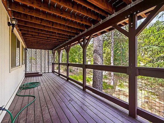 Lower deck, used by downstairs unit exclusively