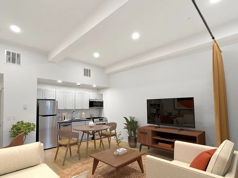 Franklin House Apartments — Photo 16