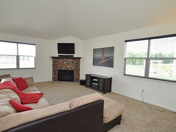 3rd image of 1337 Waters Edge Dr