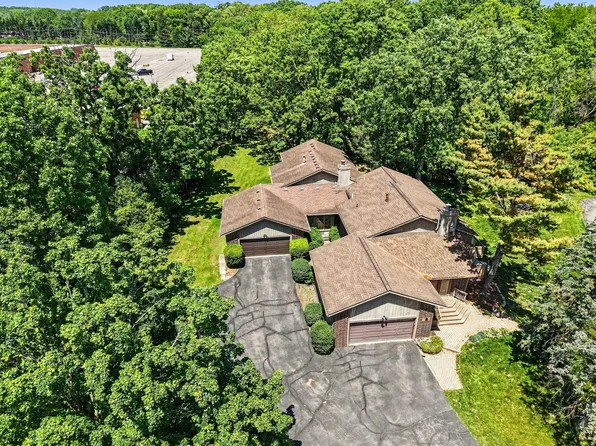5181 Christine Ct, Ann Arbor, MI 48103