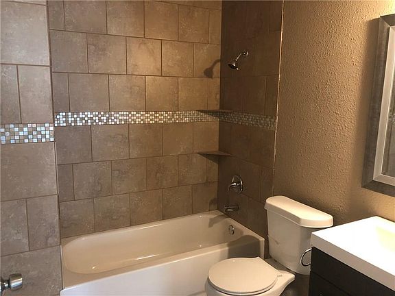 4th image of 2527 Talco Dr
