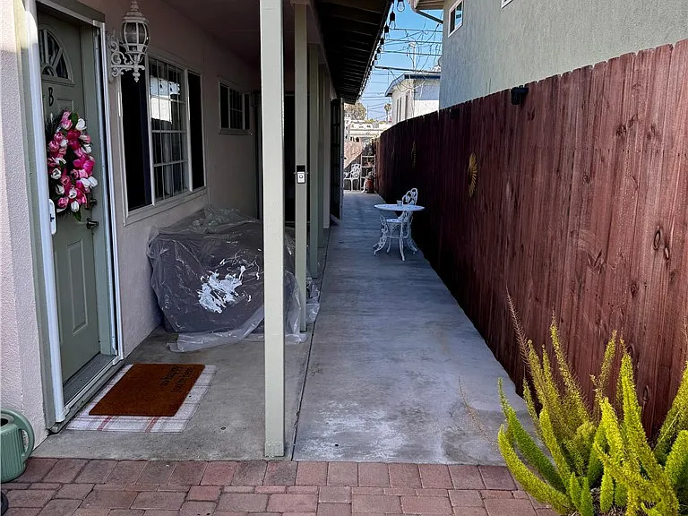 209 Avenida Serra #A — Photo 2