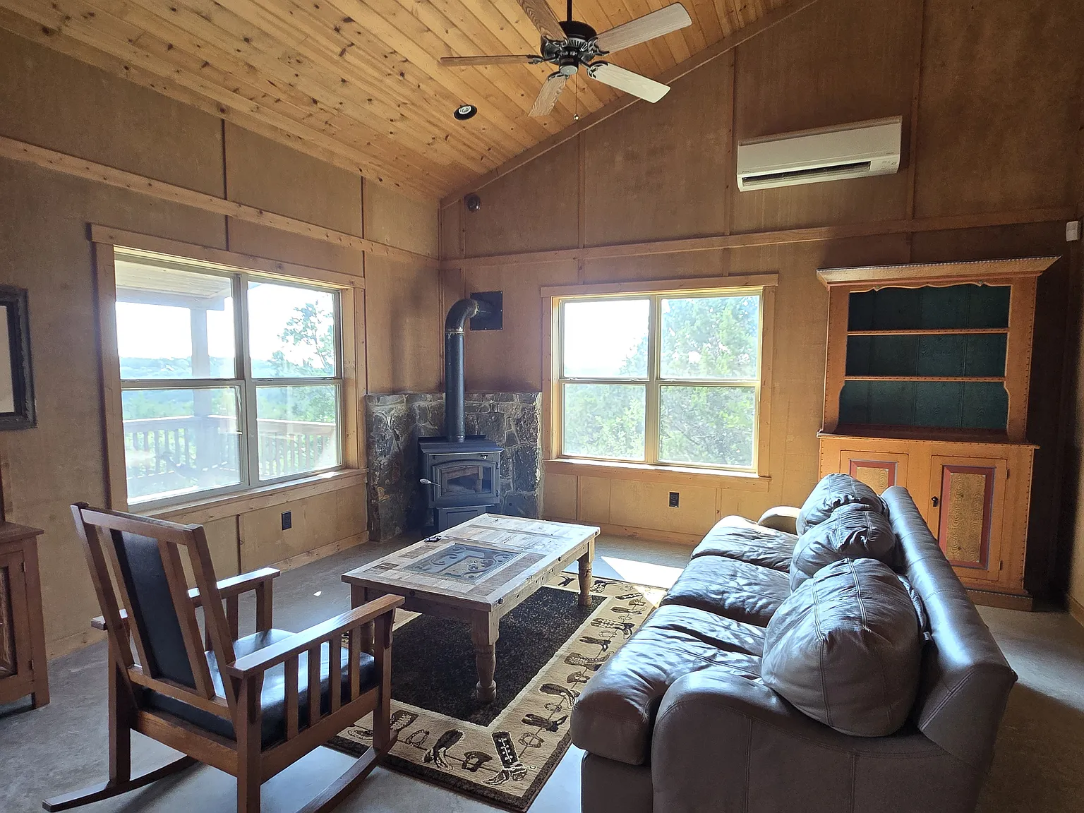 3 bed, 2.5 bath, 1850 sqft, $1,800 — Photo 4