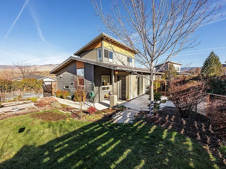 126 Dunn Cir — Photo 1