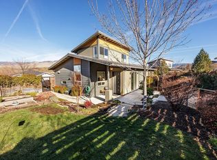 126 Dunn Cir, Ashland, OR 97520