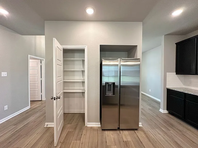 1821 Horatio St — Photo 8