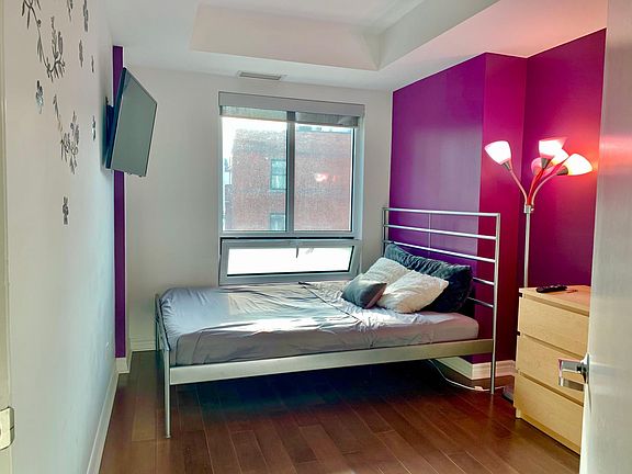Bedroom with Queen Bed