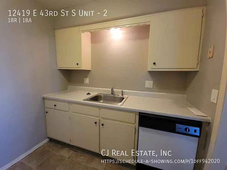12419 E 43rd St S #2 — Photo 6