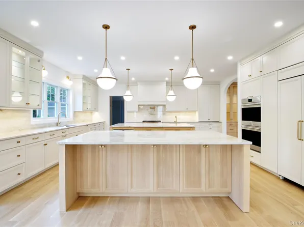 225 Brixton Road, Garden City, NY 11530