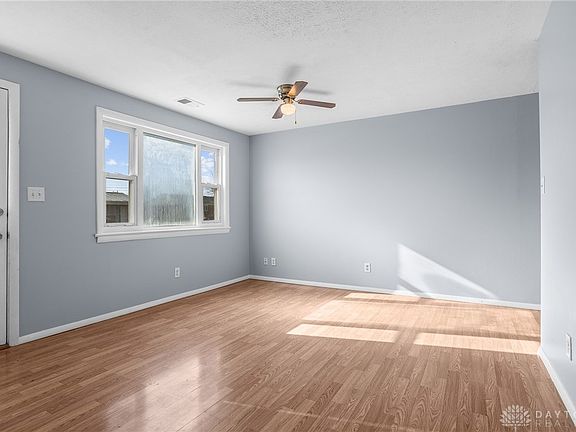 4th image of 260 Crosswell Ave